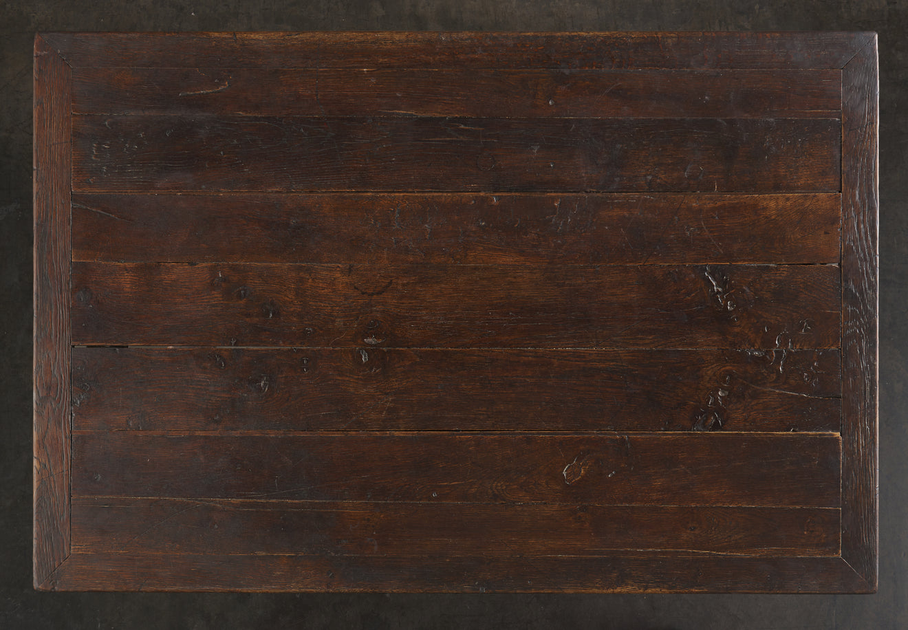 ELIZABETHAN STYLE CENTER TABLE