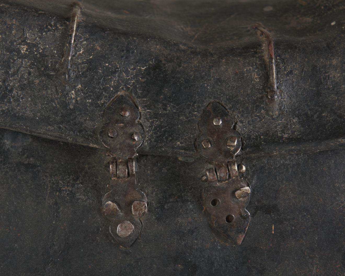 TIBETAN YAK LEATHER AND IRON SMALL BOX, 18th/19th CENTURY