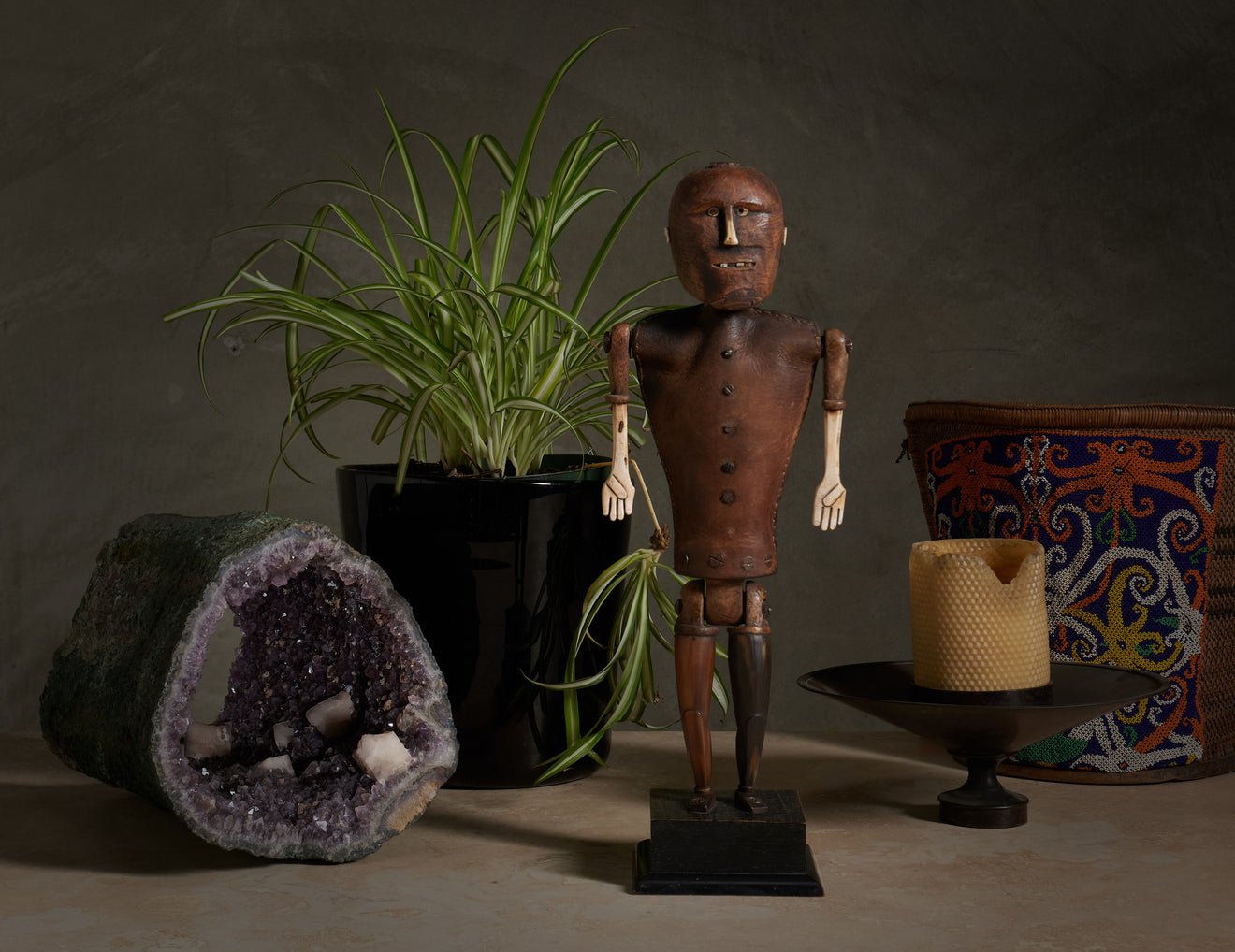 UNNKOWN PROVENANCE FOLK ART CARVED WOOD FIGURE OF MAN