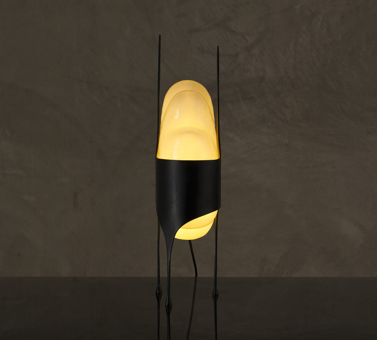 BCW UNDER PRESSURE TABLE LAMP