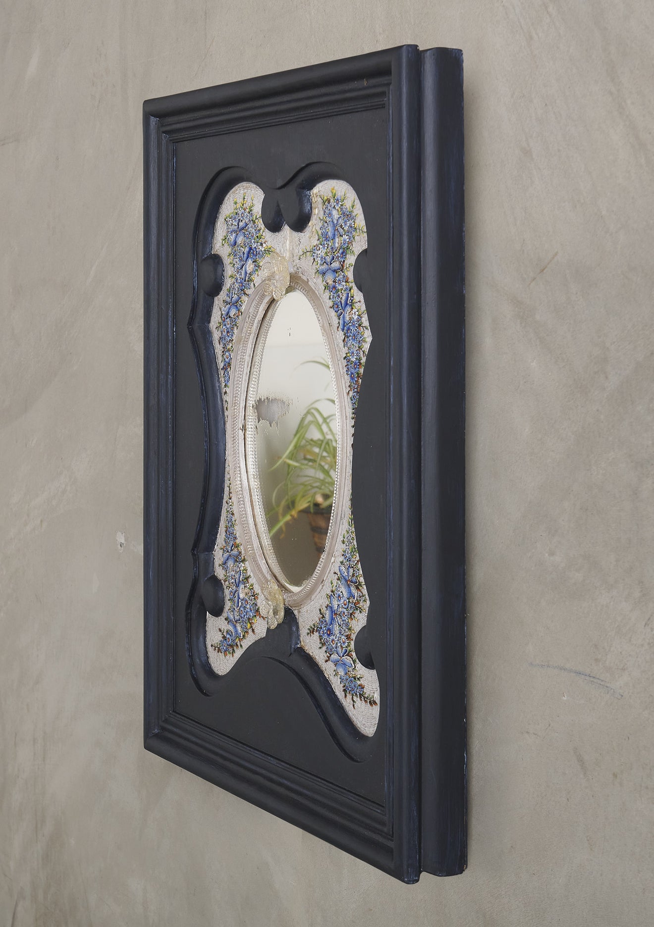 VENETIAN GLASS MOSAIC MIRROR WITH PAINTED WOOD SURROUND, ITALY, EARLY 20TH C