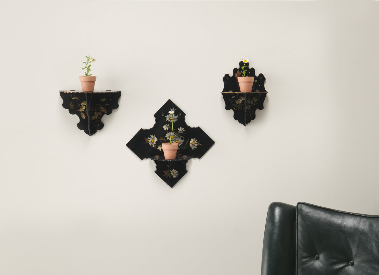VICTORIAN PAPIER MACHE BLACK LACQUERED DAISY WALL SHELF