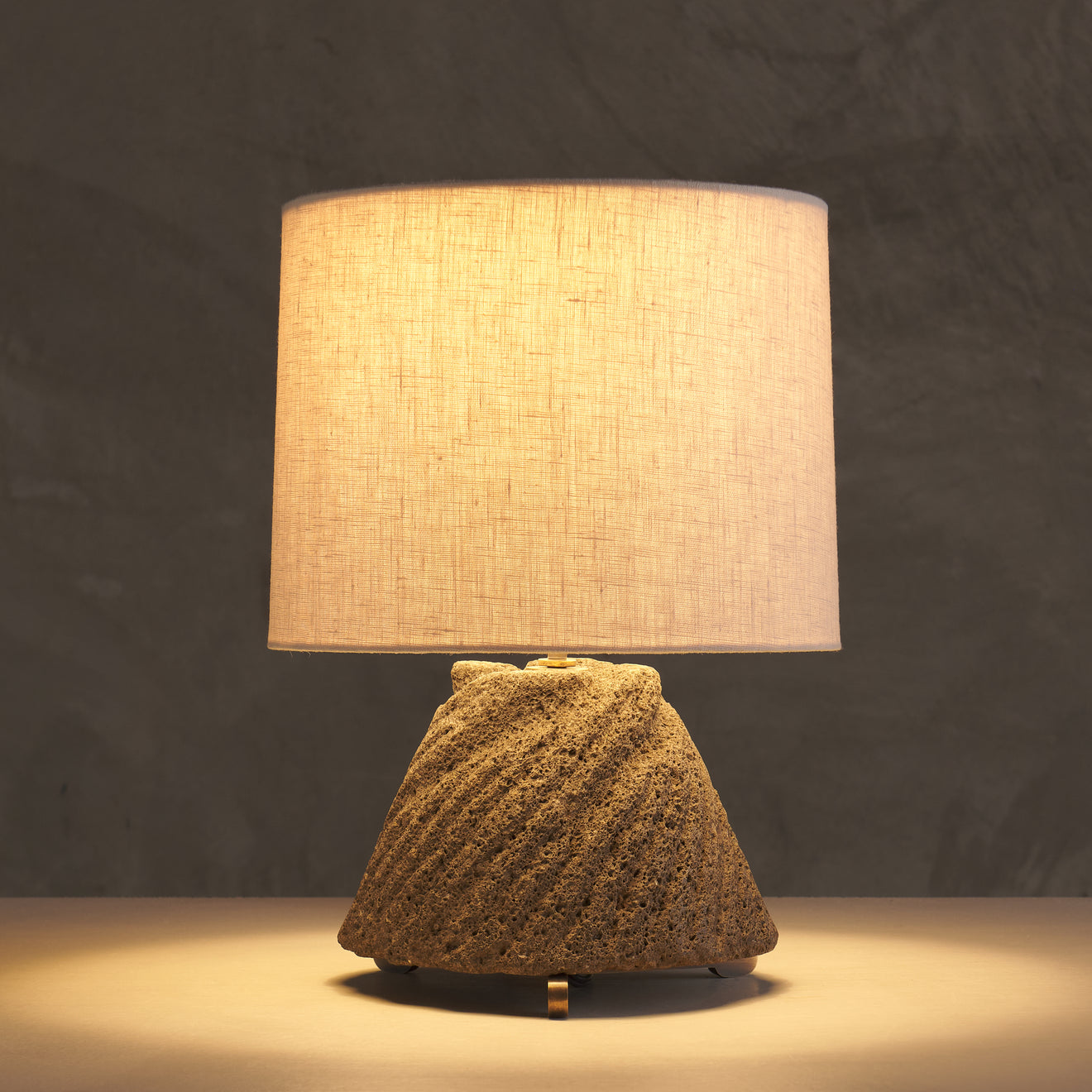 VOLCANIC LAMP, B