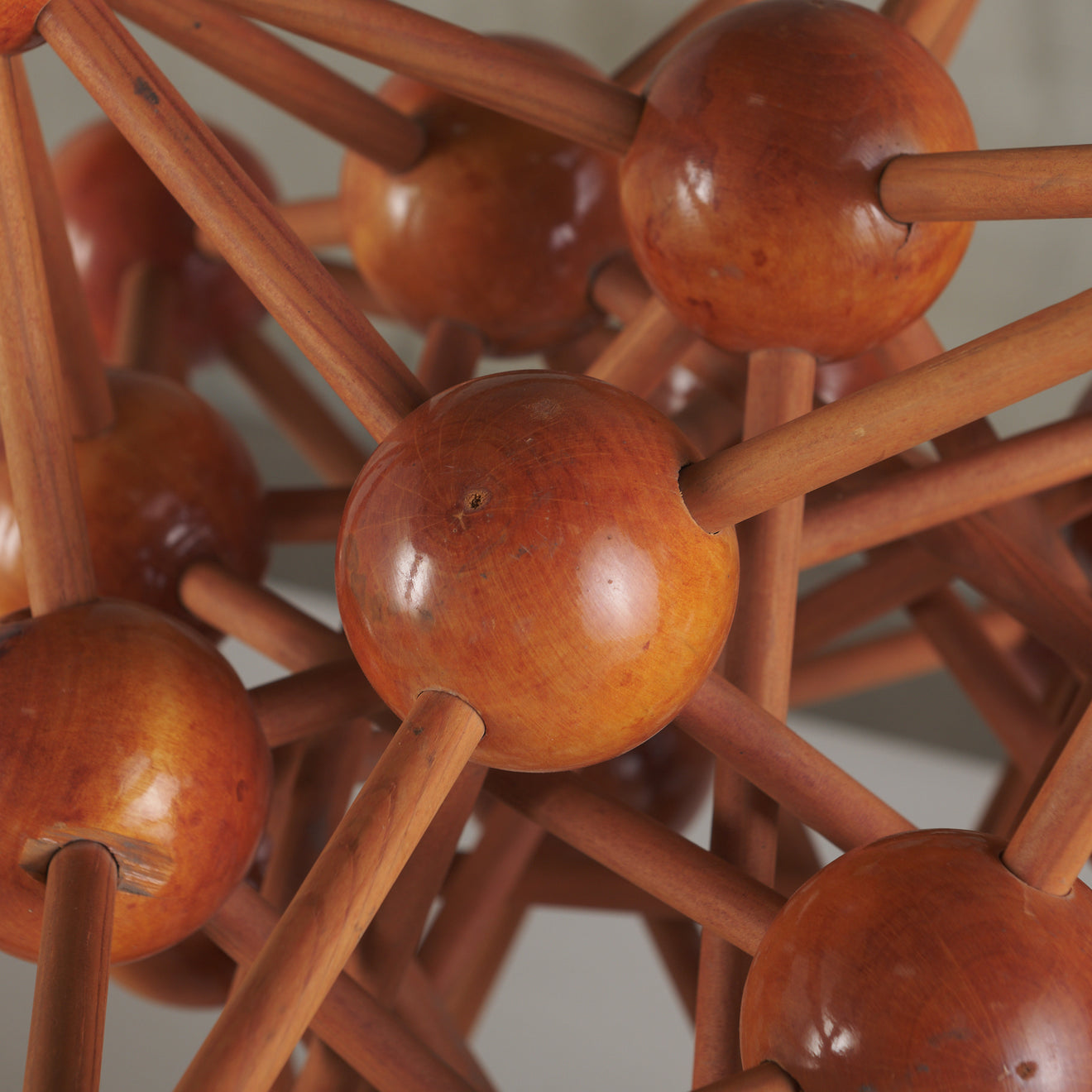 WOODEN ATOM