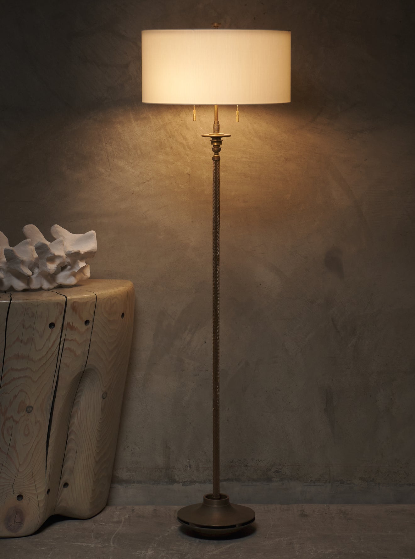 YŪGEN STANDING FLOOR LAMP BY GIANNI VALLINO
