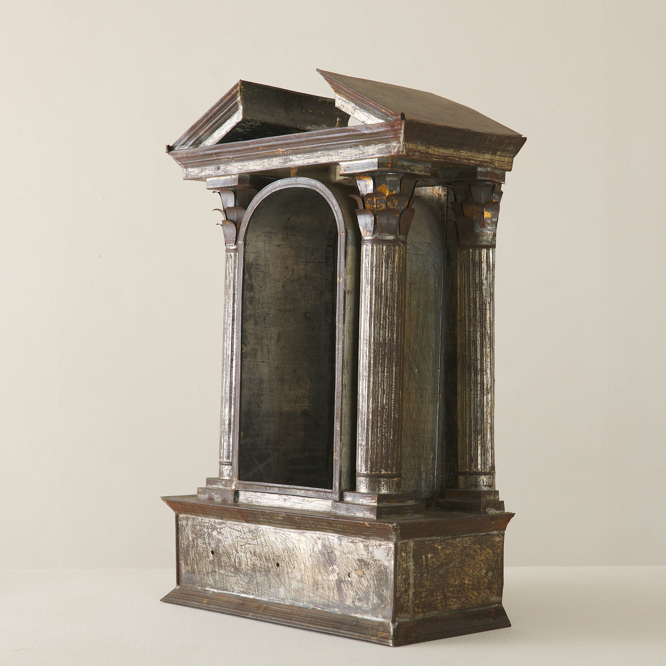 NEOCLASSICAL TIN NICHE