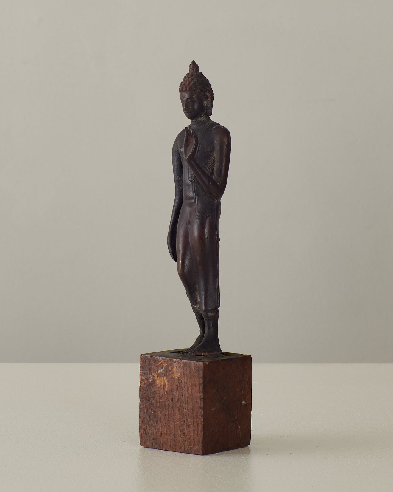ANTIQUE WALKING SHAKYAMUNI BUDDHA