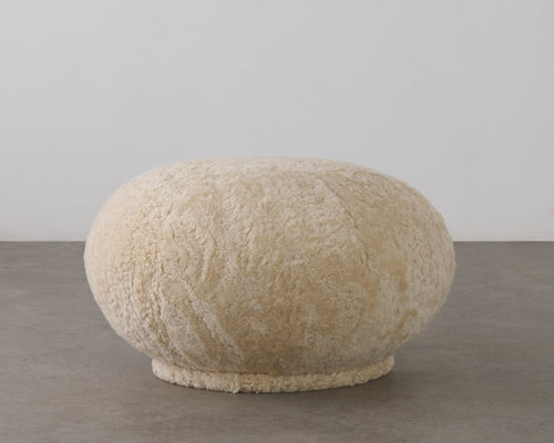 BCW PEYOTE POUF IN SHEARLING