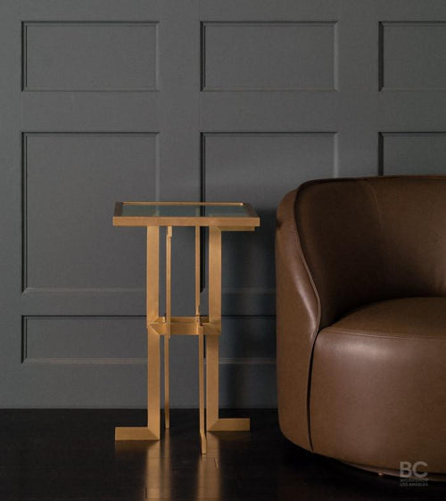 Akimbo Side Table