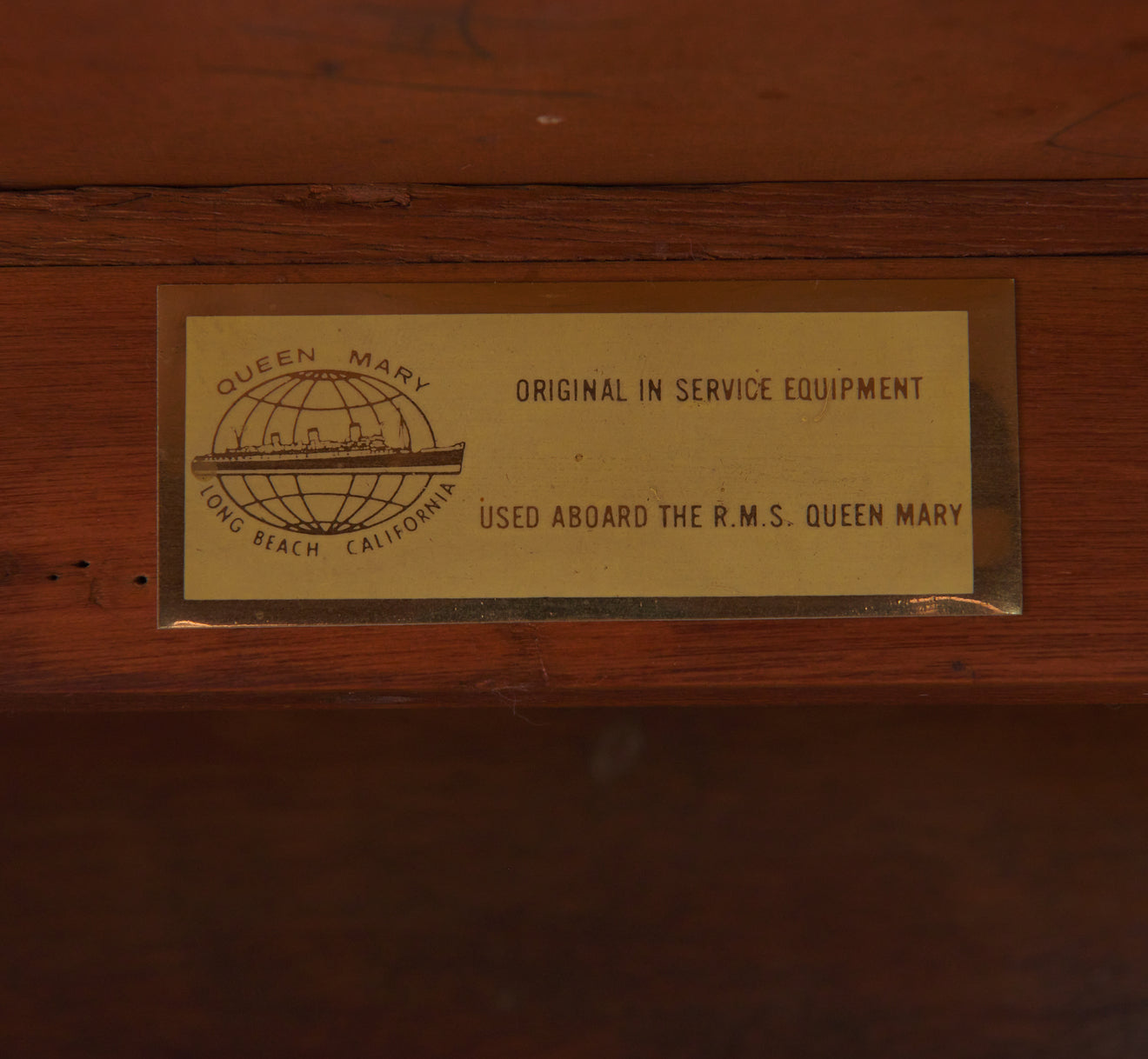 CUNARD WHITE STAR LINE RMS 'QUEEN MARY' DESK