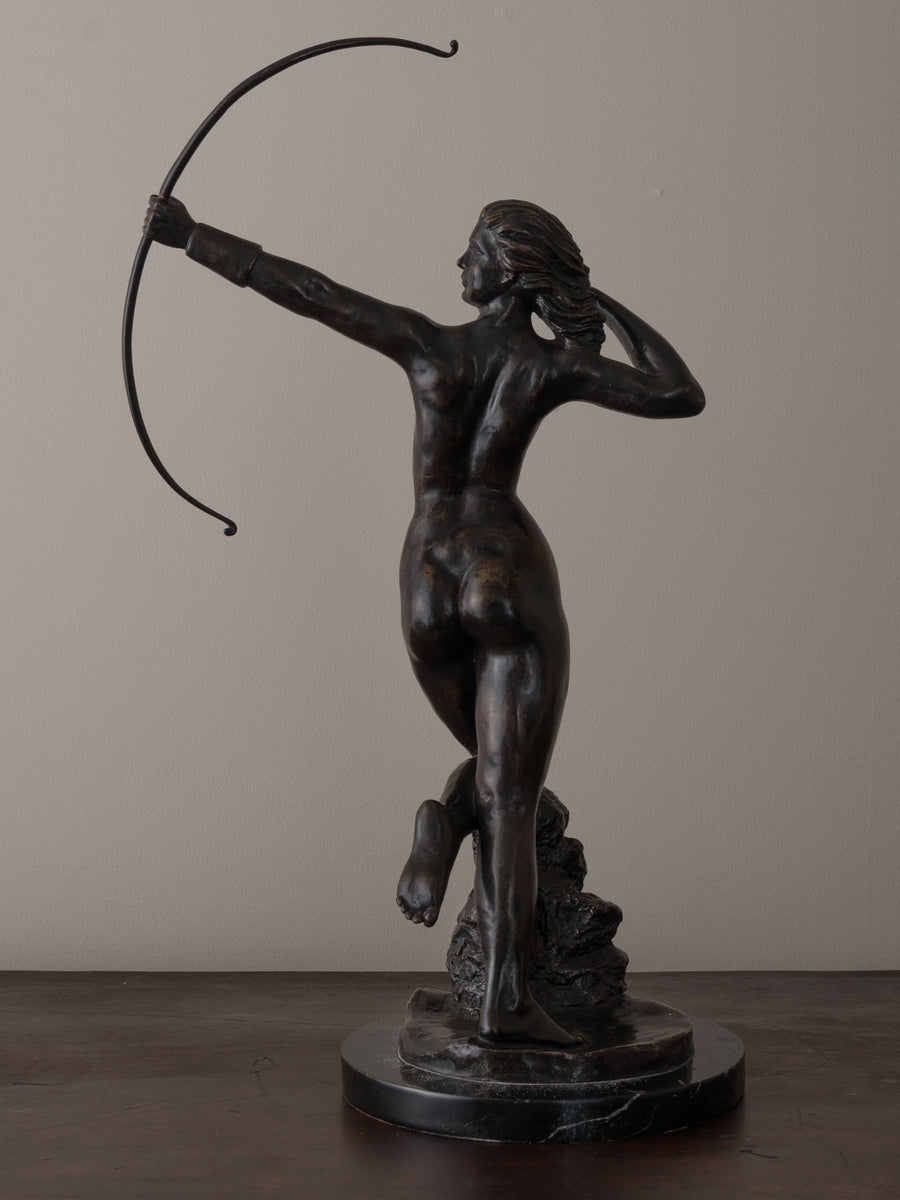 'DIANA THE HUNTRESS' SCULPTURE