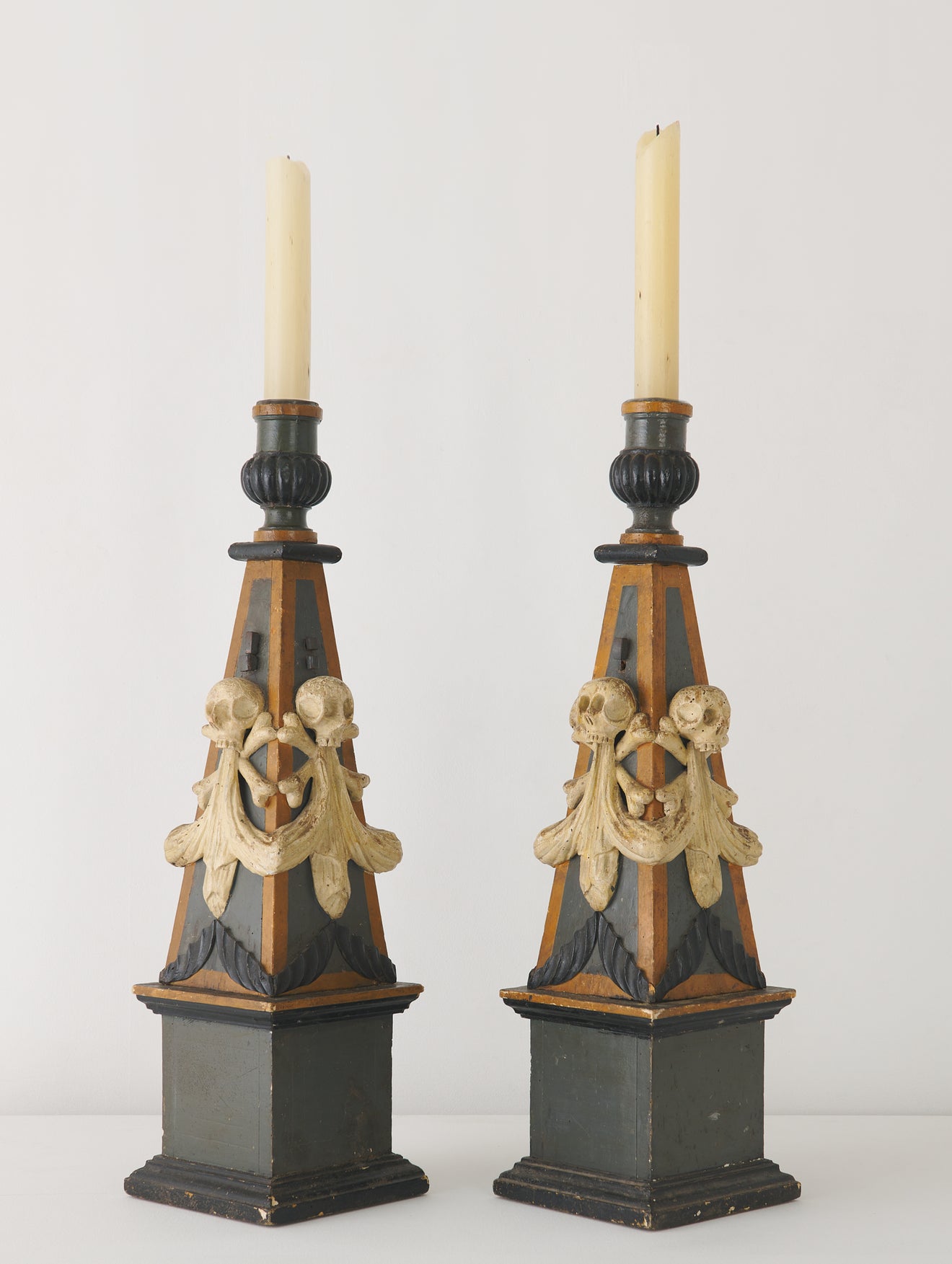 PAIR OF ITALIAN 17TH C MEMENTO MORI CANDLESTICKS